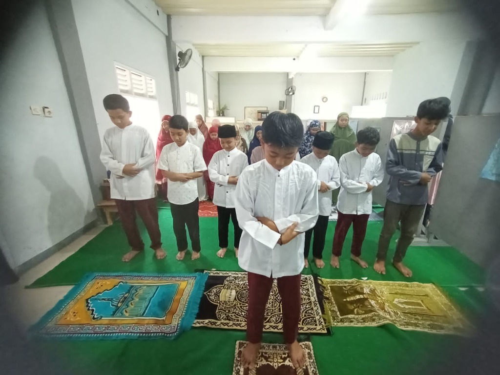 Praktek Sholat Berjamaah